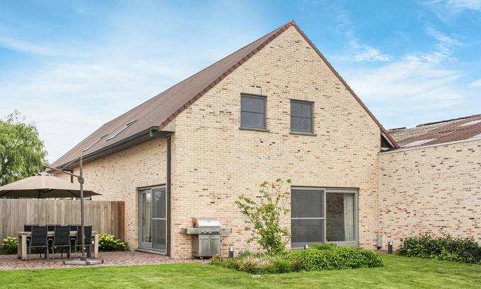 Stuivekenskerke House | Awesome home in Diksmuide