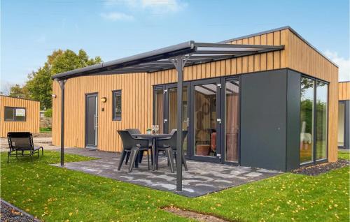 Heinkenszand House | Awesome Home In Heinkenszand With Wifi