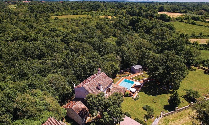 Jursici House | Awesome home in Klarici with WiFi