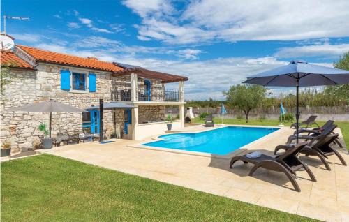 Filipini House | Awesome Home In Mihelici With Wifi
