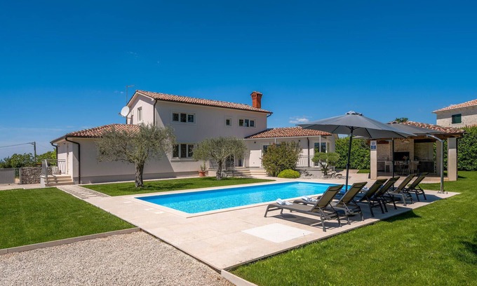 Visnjan House | Awesome home in Porec