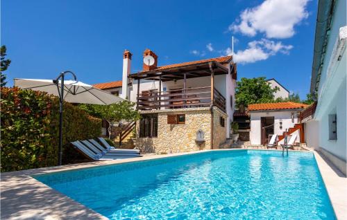 Risika House | Awesome Home In Risika