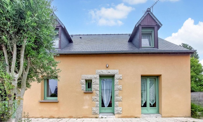Saint-Ideuc House | Awesome home in Saint-Malo with WiFi