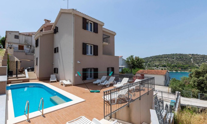 Sevid House | Awesome home in Sevid with WiFi