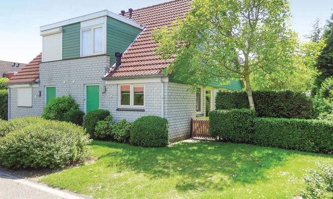 Wemeldinge House | Awesome home in Wemeldinge with kitchen