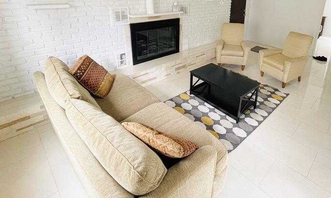 Royal Oak House | Awesome private house in the heart or Royal oak