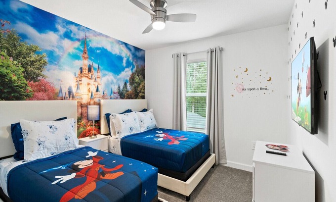 Kissimmee Ski Chalet | Awesome Townhouse 4Bed/3Bath/Pool/5Min Disney