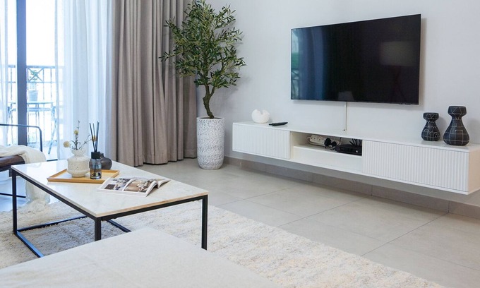 Umm Suqeim 3 Apartment | Aya - Spacious 1BR Apartment in Madinat Jumeirah Living