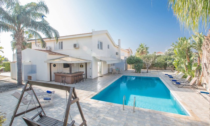 Ayia Thekla Cottage | Ayia Napa Holiday Villa AT26 - a villa that sleeps 10 guests in 4 bedrooms