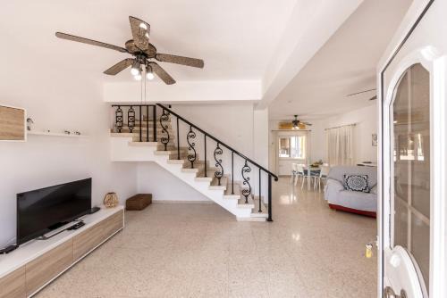 Ayia Thekla Villa | Ayia Thekla Sea Breeze Villa