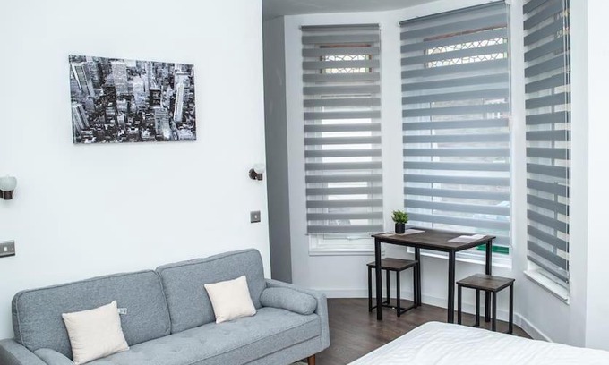 Aylesbury Apartment | Aylesbury Apartment 1 with free parking