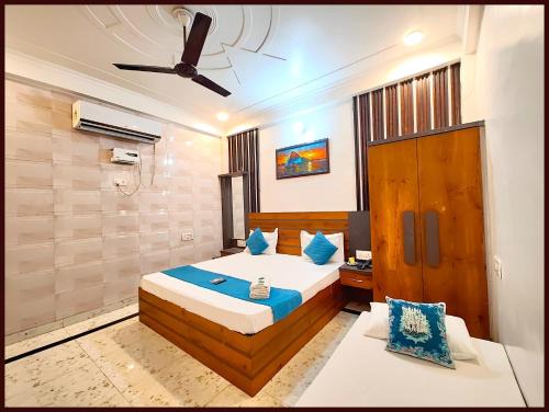 Ayodhya Hotel | AYODHYA PREMIUM HOTEL NIRMALA GRAND PALACE - Near Railway Station - 400 Meter Walking Distance From SHREE RAM MANDIR & 300 Meter From HANUMAN GARHI TEMPLE - #Restaurant #Wifi #Free Parking Available - Best Seller Hotel In Ayodhya
