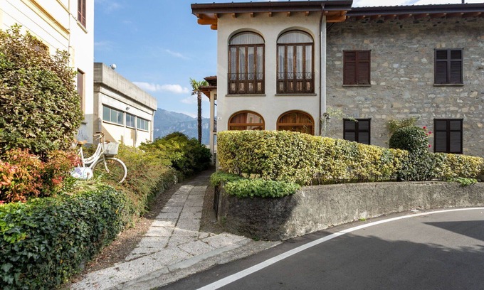 Cadenabbia Apartment | Azalea 5 Pax, Lovely 3 Br Apartment With Balcony By Halldis