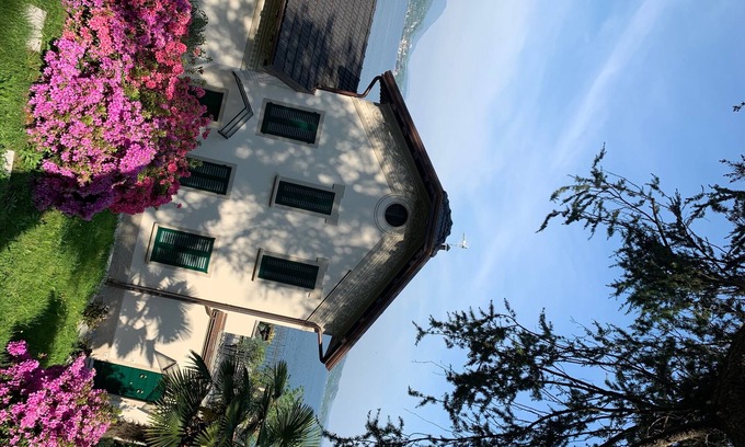 Belgirate Apartment | AZALEA of MAGNOLIA Gardens
