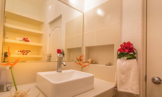 Alfredo V. Bonfil Villa | Azcapri Villa Boutique & Spa #8 Squid -4 Double Beds-