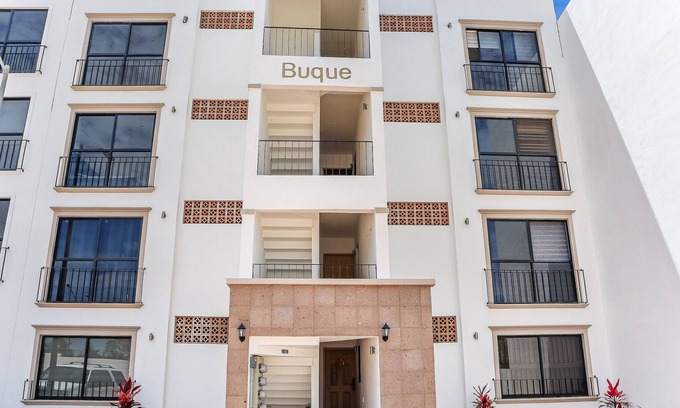 Cerritos Apartment | Azul Marino