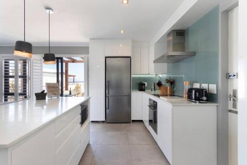 Big Bay Apartment | Azure 220 Stylish APT - battery for load shedding