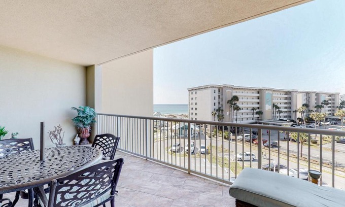 Fort Walton Beach Hotel | Azure 423