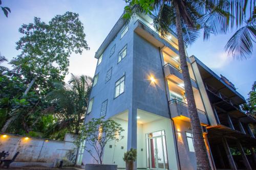 Habaraduwa House | Azure Skies Luxury rooms and Apartments