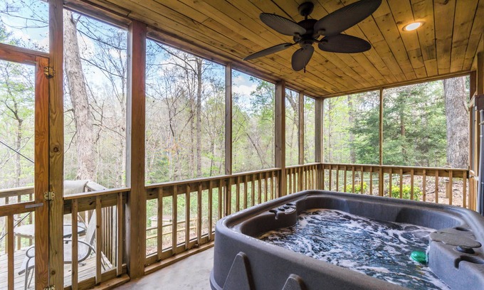 Dahlonega House | Azure Springs-3-Beds/HotTub/Dog-Friendly/Fire Pit!