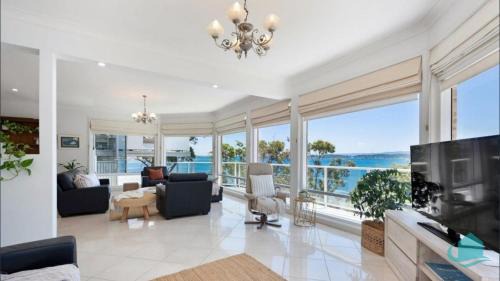 Belmont House | Azure Vista