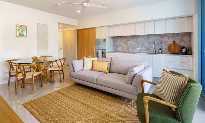 Bokarina Apartment | Azzure Beachside Retreat - Pool, Gym & Steam Room