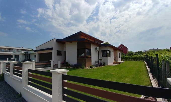 Vonyarcvashegy Apartment | Bóbic Apartman