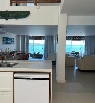 Praia Rasa House | Búzios casa pé na areia em condomínio beira mar