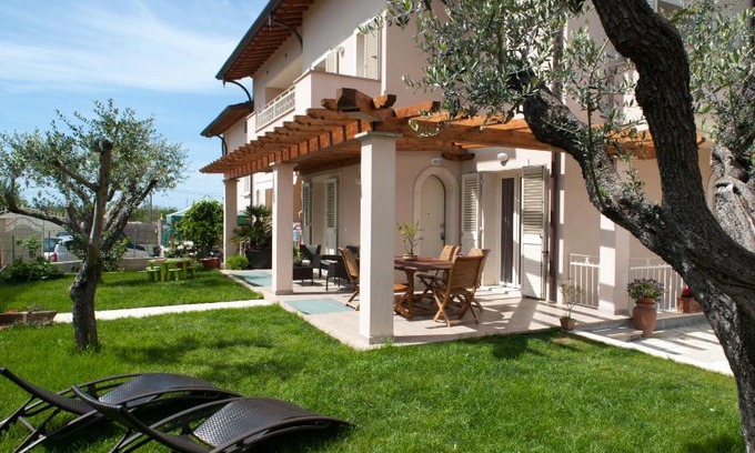 Capanne-Prato-Cinquale Bed & Breakfast | B&B Alle Tre Rose