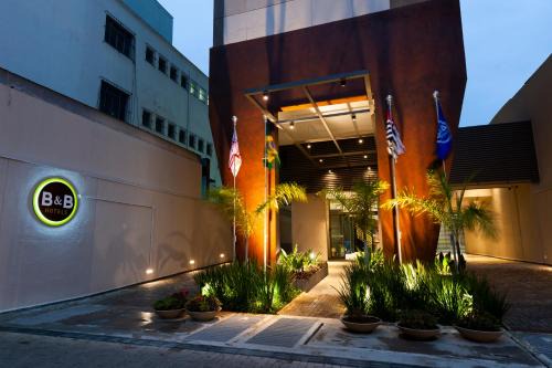 Central Zone Hotel | B&B HOTEL São Paulo Luz - Centro