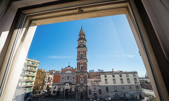 Montecalvario House | B&B Le 4 Stagioni Dante's Suites