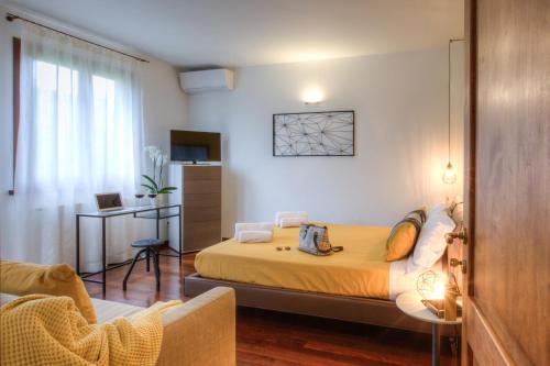 Serravalle Bed & Breakfast | B&B Maison Il Melograno