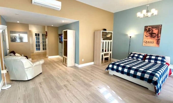 Longueuil Apartment | B-COSY&CLOSE near Old Port&Downtown, Montreal/South Shore