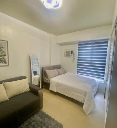San Dionisio Apartment | B & M Condo near NAIA Airport and SM Mall