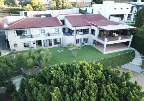 Eikenbosch House | B Shocked Manor - Lux Suites