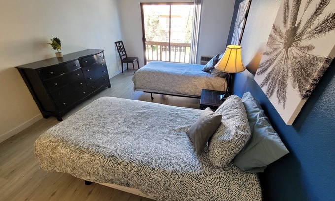Pico - Robertson Hotel | (B02) Cozy Double Bed Suite