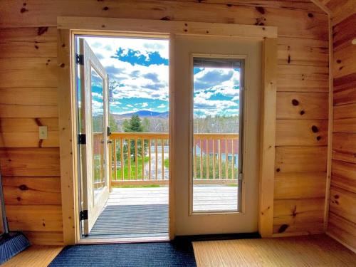 Twin Mountain Villa | B11 NEW Awesome Tiny Home with AC Mountain Views Minutes to Skiing Hiking Attractions