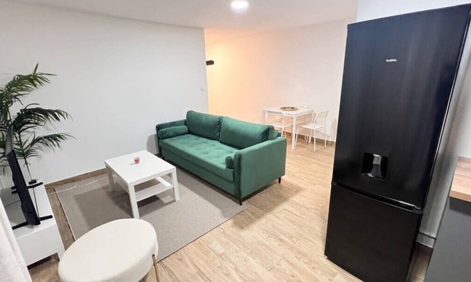 Bondy Apartment | B16 Gare, Paris, Disney by VIlla Dengous