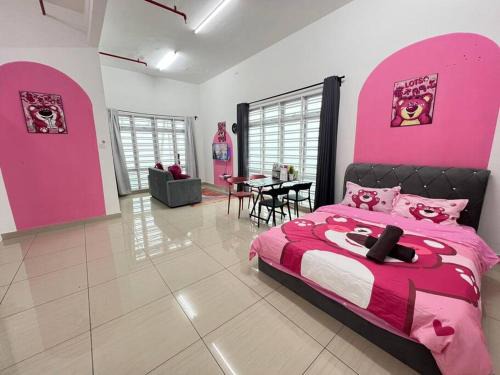 Tebrau Apartment | B1711 Austin Height Lotso Bear Home Netflix ByStay