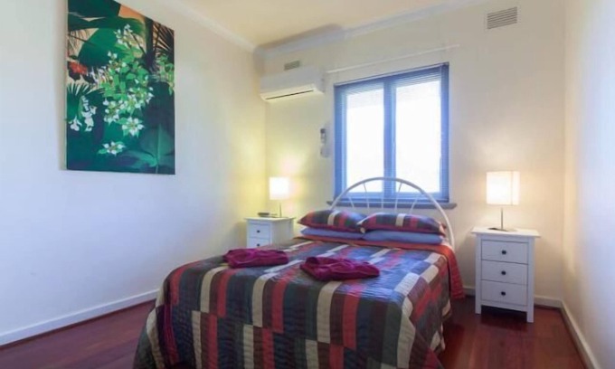 Crawley Apartment | B7 Walk to UWA close to SCGH & CBD
