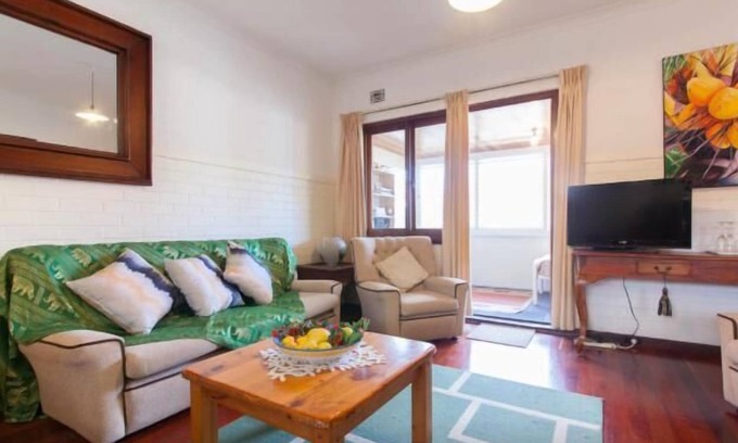 Crawley Apartment | B8 Walk to UWA close to SCGH & CBD
