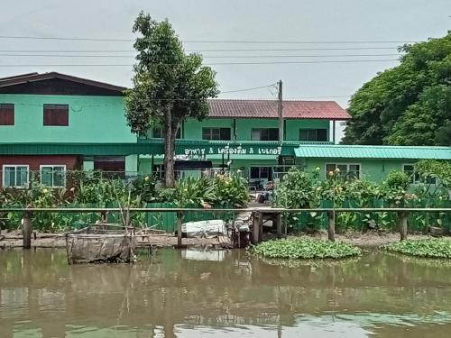 Khlong Sam Wa Apartment | Baan Chaiy khong บ้านชายคลอง
