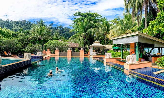 Khuekkhak Hotel | Baan Khaolak Beach Resort