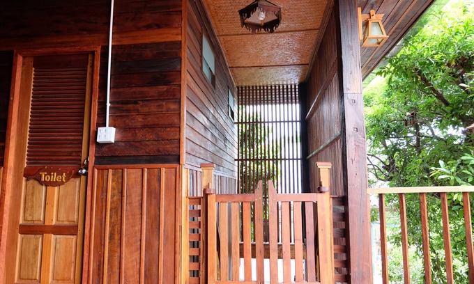 Ko Sichang House | Baan Kun Tuad Ko Si Chang