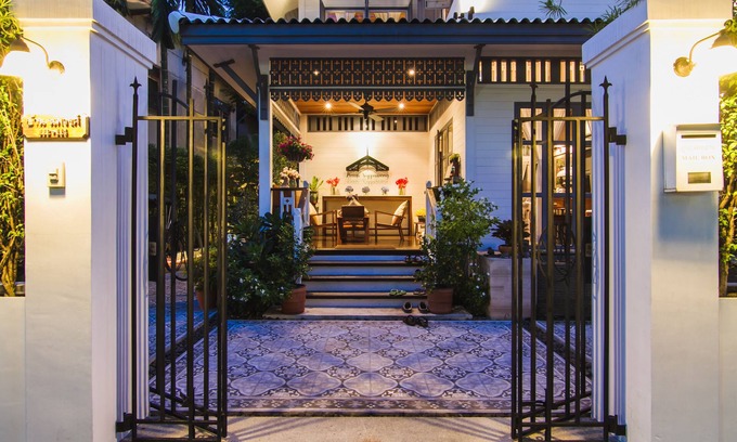 Wat Bowon Niwet Hotel | Baan Noppawong