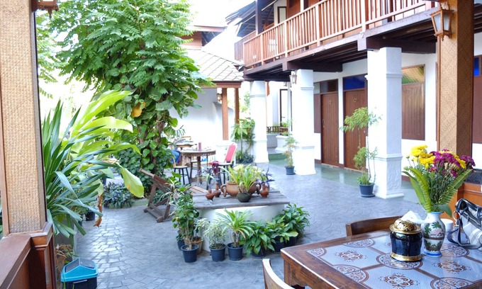 Wua Lai Hotel | Baanlek Home Stay