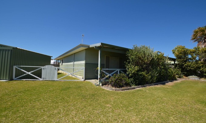Lancelin House | Bach Beach 55 - Fantastic holiday home