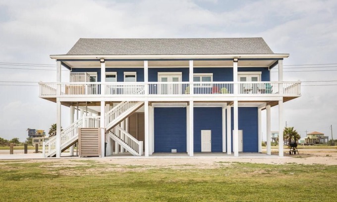 Gilchrist House | Bach Haus: 4 BR, 3 BA House in Gilchrist, Sleeps 18