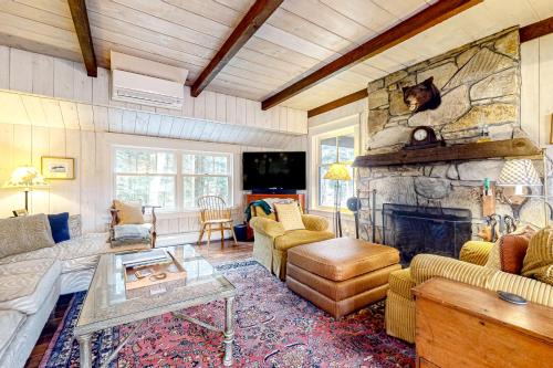 Manchester Center House | Back Nine Bluff