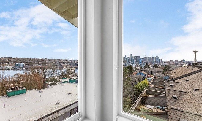 East Queen Anne House | Back To The Future Sweet Suites